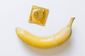 Read more about the article Condom use: how to put one on and use it, we explain!